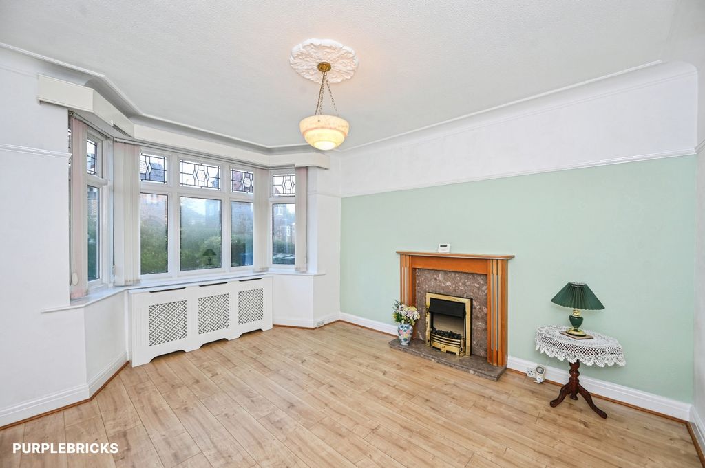 Property photo 3 of 34
