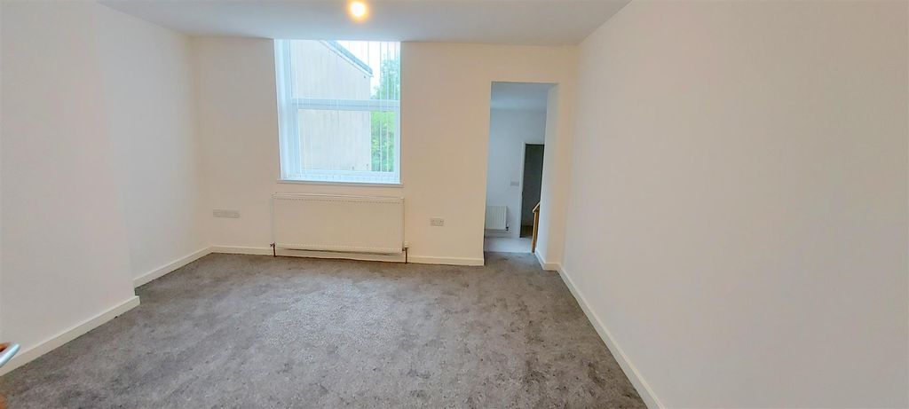 Property photo 2 of 8 Reception Room