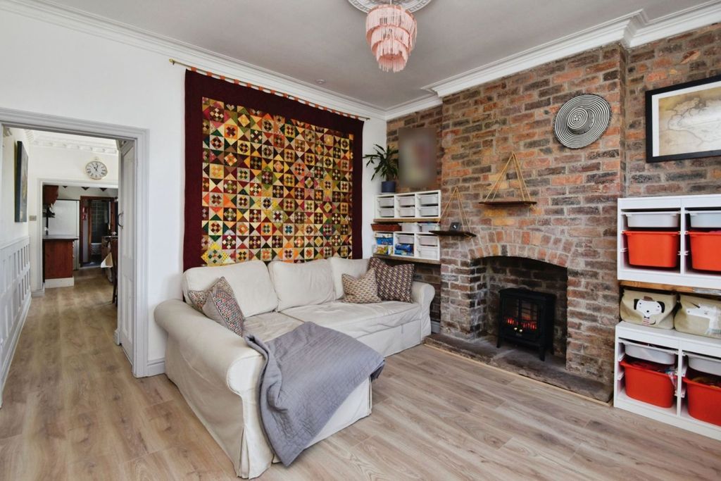 Property photo 2 of 19