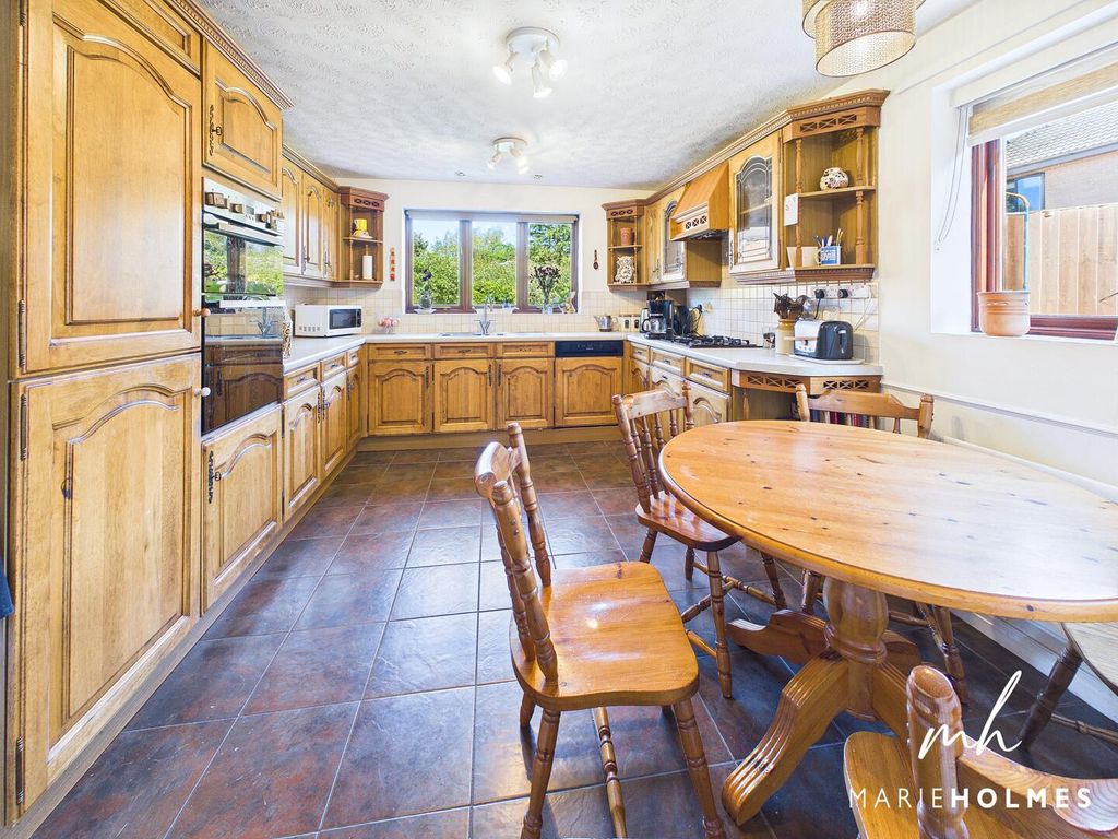 Property photo 2 of 22 Kitchen