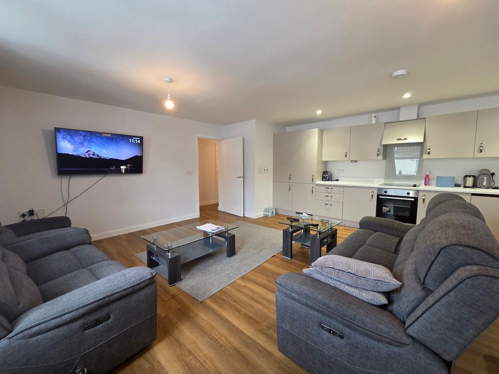 Property photo 2 of 8