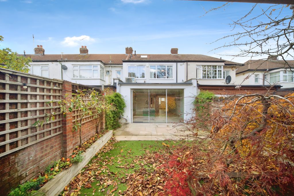 Property photo 3 of 28 Photo #3