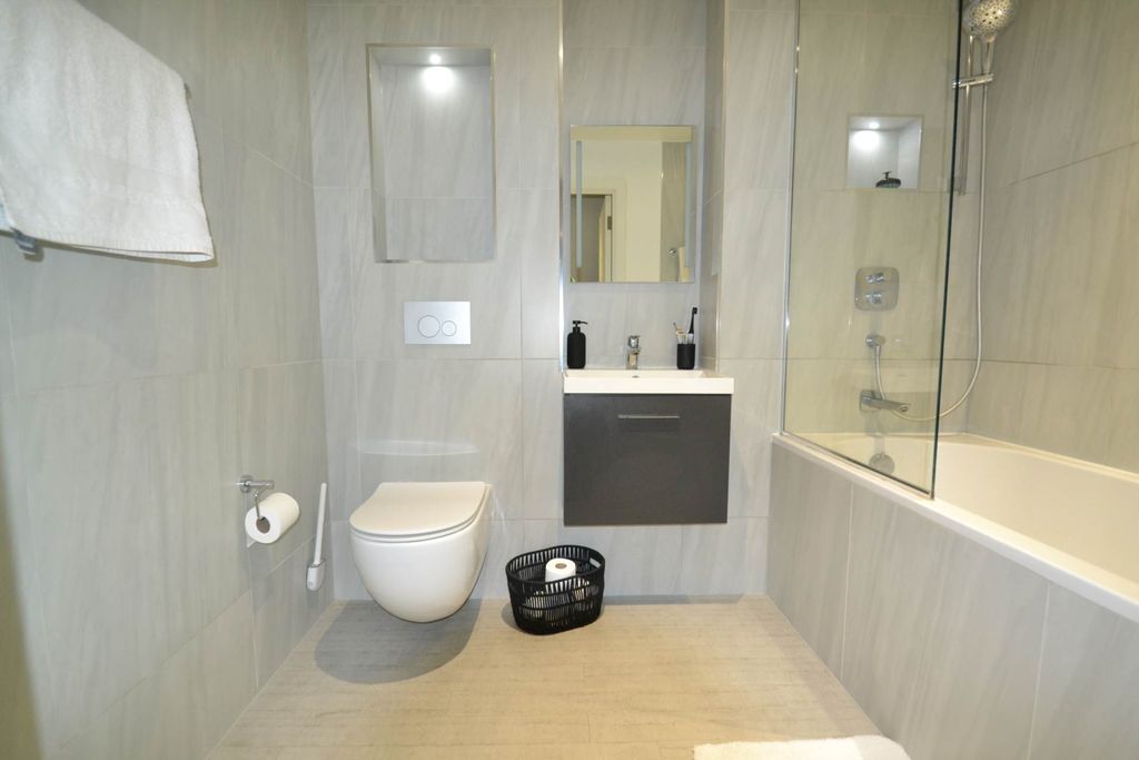 Property photo 3 of 5