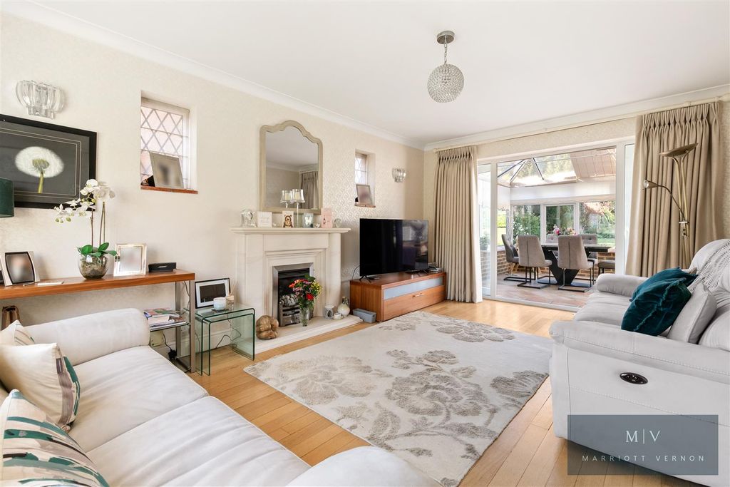 Additional image 4 of 5 bed detached house for saleWinchelsey Rise, South Croydon CR2