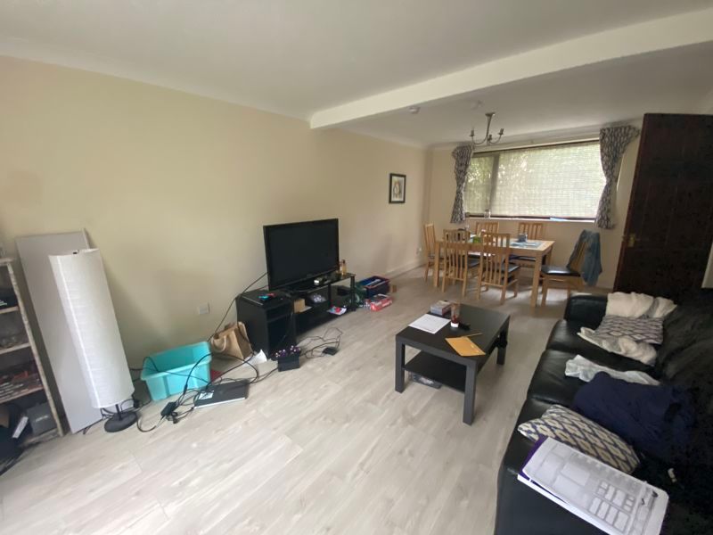 Property photo 1 of 10 Living Room