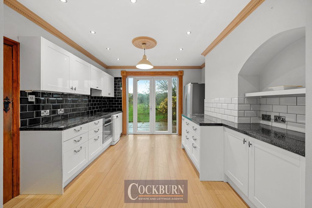 Property photo 3 of 22