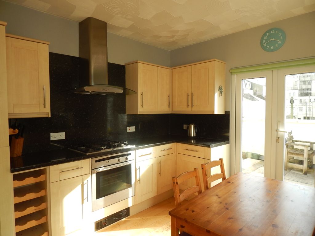 Property photo 1 of 22 Kitchen