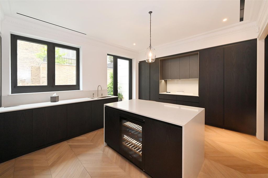 Property photo 3 of 18 2-Little-Chester-Street (4).Jpg