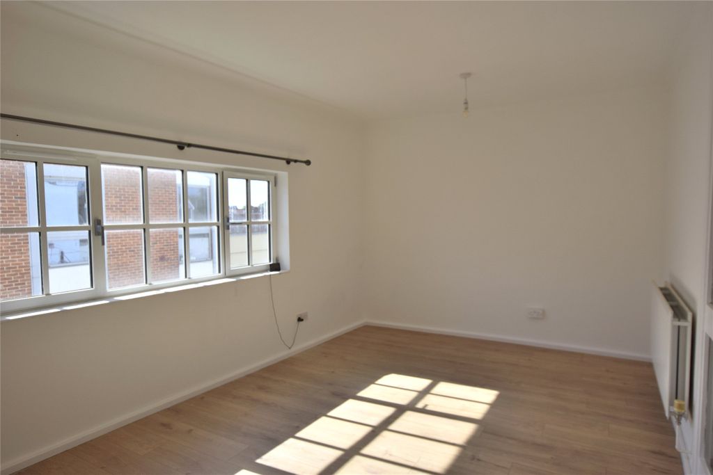 Property photo 2 of 6 Picture No. 08