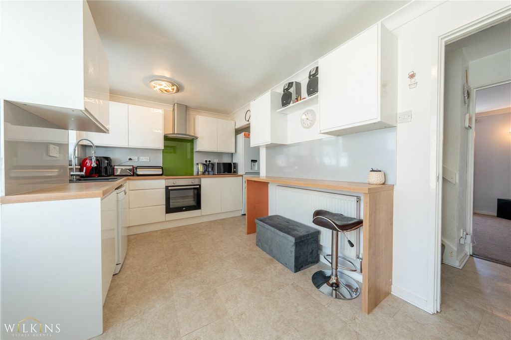 Property photo 2 of 25 Picture No. 11