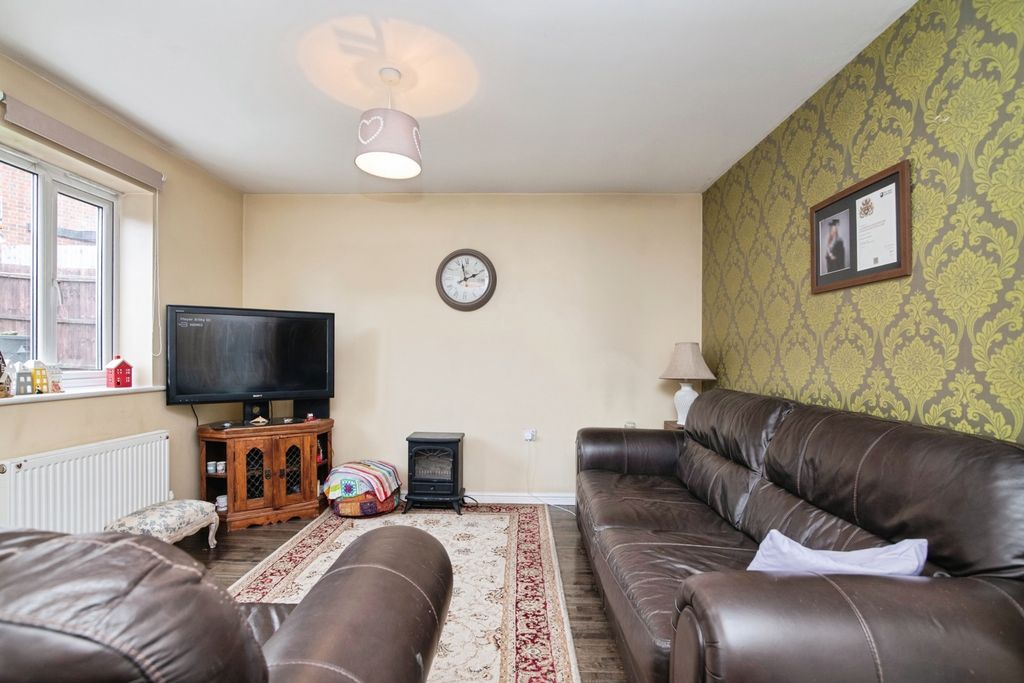 Property photo 3 of 17 Photo