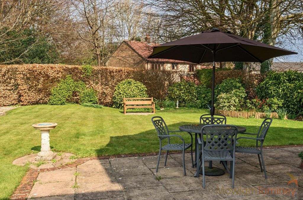 Property photo 3 of 44 Fbd05c95-B9d7-496E-8Bd7-98776Db854B4.Jpg