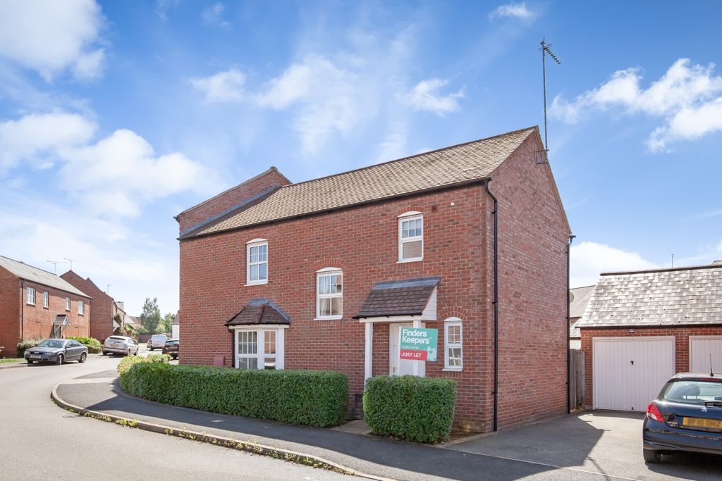 Property photo 1 of 10 98003