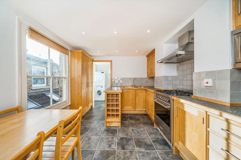 Property photo 3 of 6