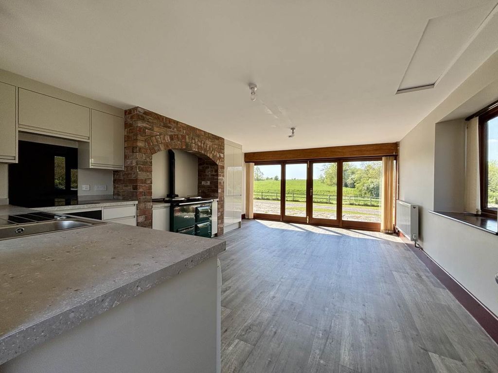 Property photo 3 of 20 Kitchen 2