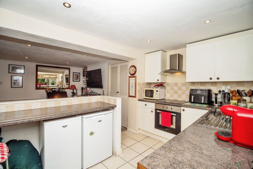 Property photo 3 of 17