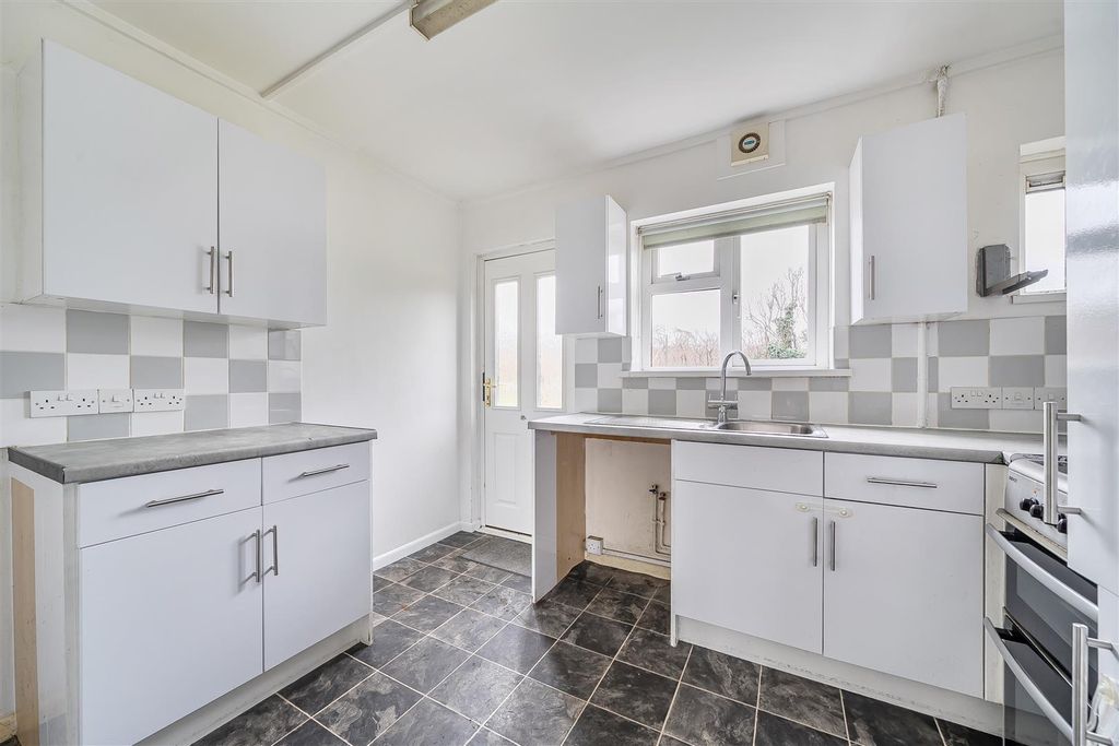Additional image 4 of 2 bed maisonette for saleSouth Street, Barming, Maidstone ME16
