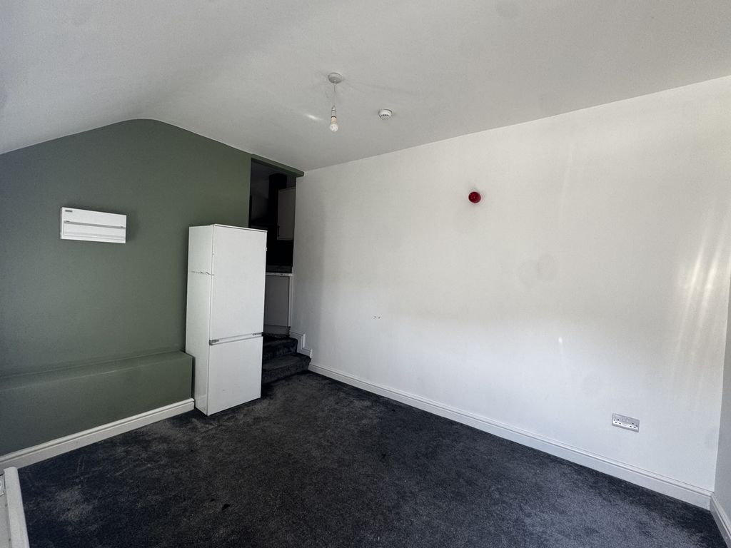 Property photo 3 of 9 Gallery