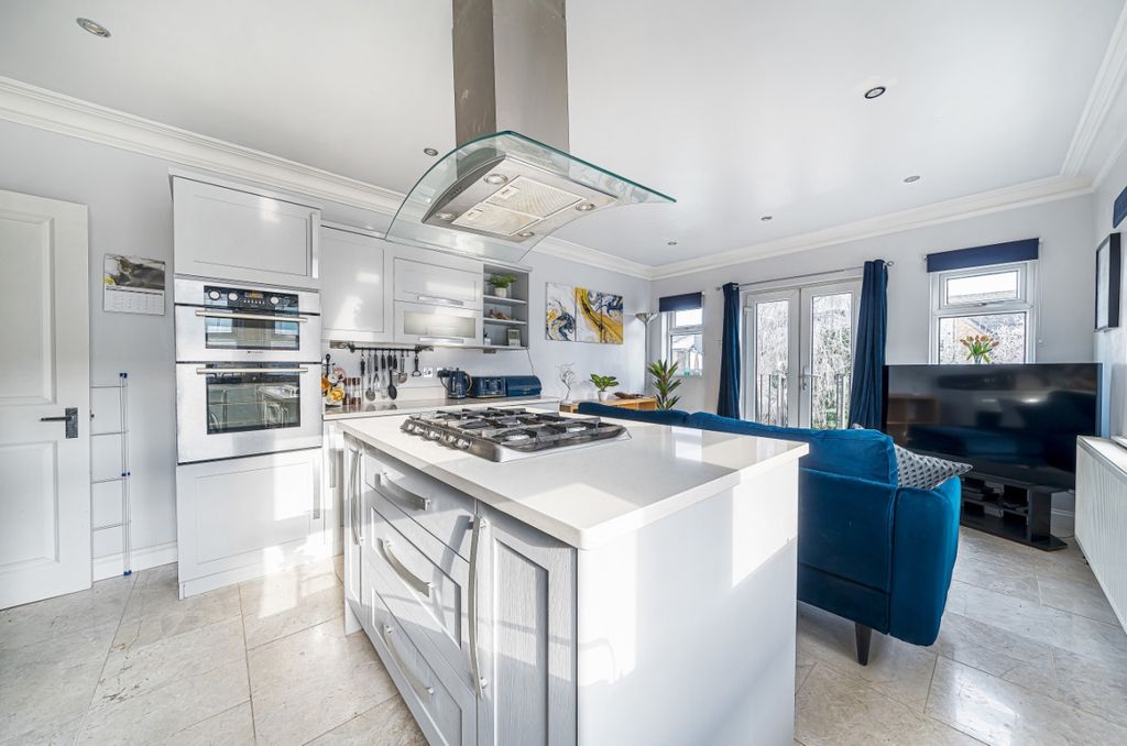 Property photo 2 of 5 937144 (5)