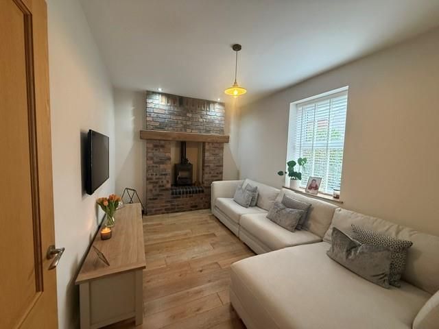 Property photo 2 of 32 Living Rm.Jpg