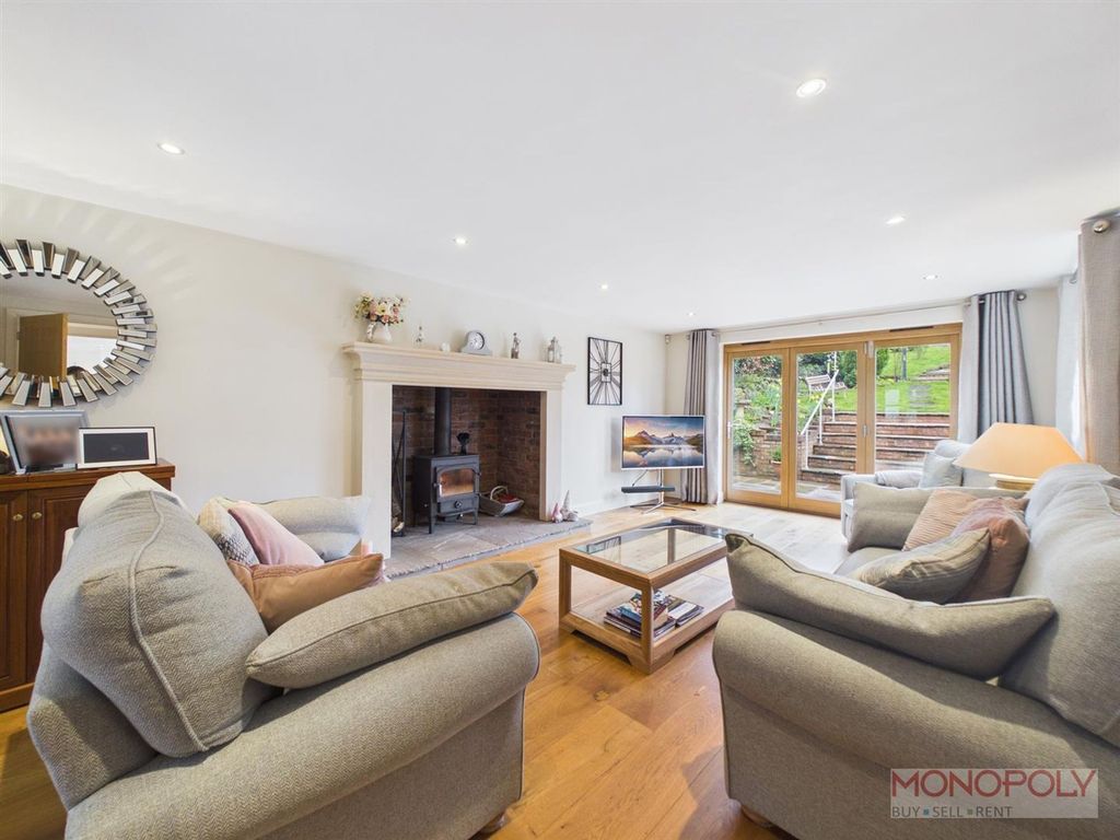 Property photo 3 of 54 Cam03815G0-Pr0415-Still017.Jpg