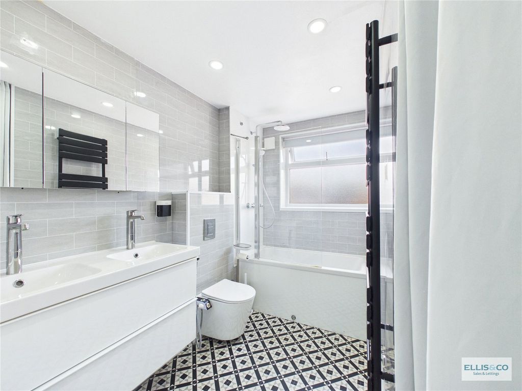 Property photo 1 of 8 Picture No. 05