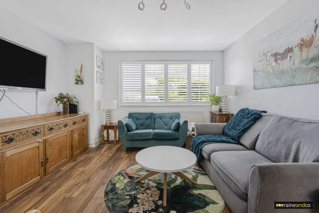 Property photo 2 of 33