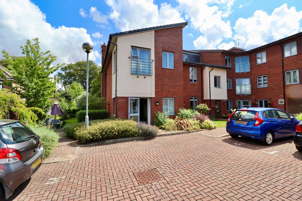 Property photo 1 of 12