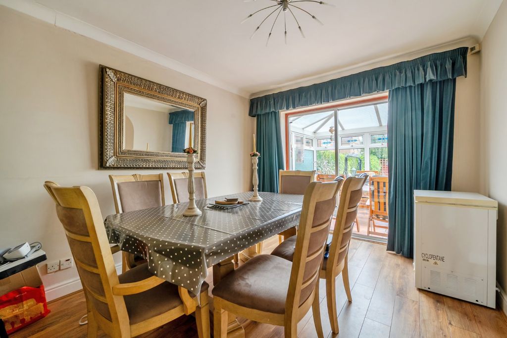 Property photo 2 of 32 Dining Room