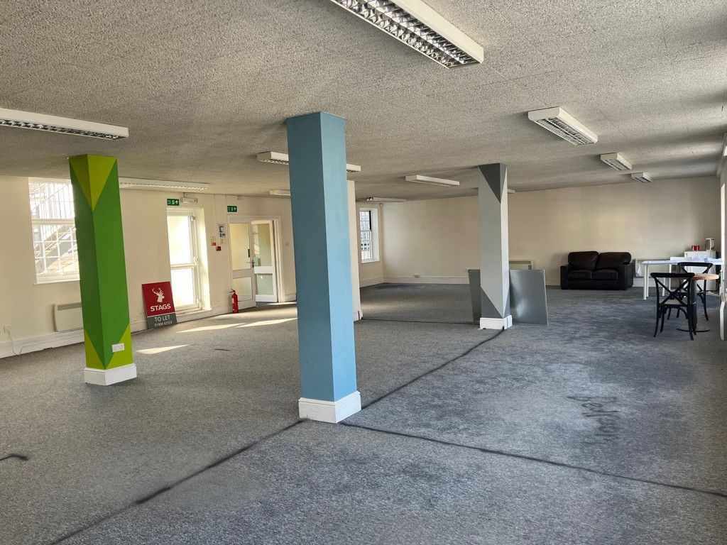 Property photo 3 of 10 Photo 3