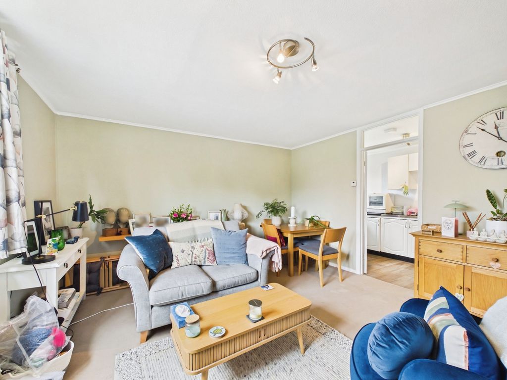 Property photo 2 of 9 88A487Bf-Cam04018G0-Pr0465-Still007