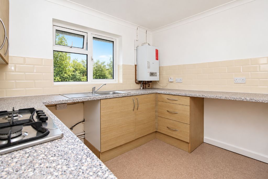 Property photo 2 of 8 Kitchen