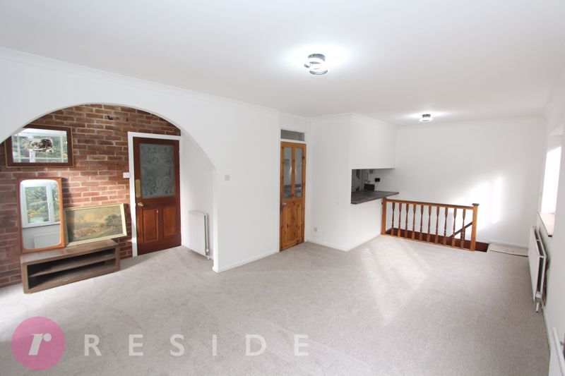 Property photo 2 of 19 Lounge / Dining Area