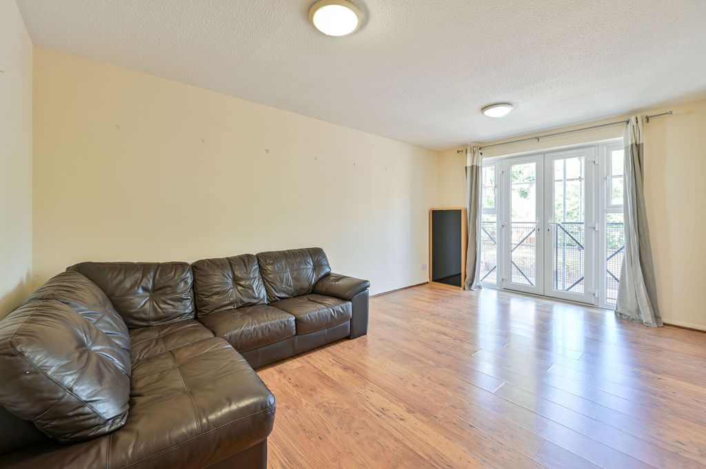 Property photo 2 of 7