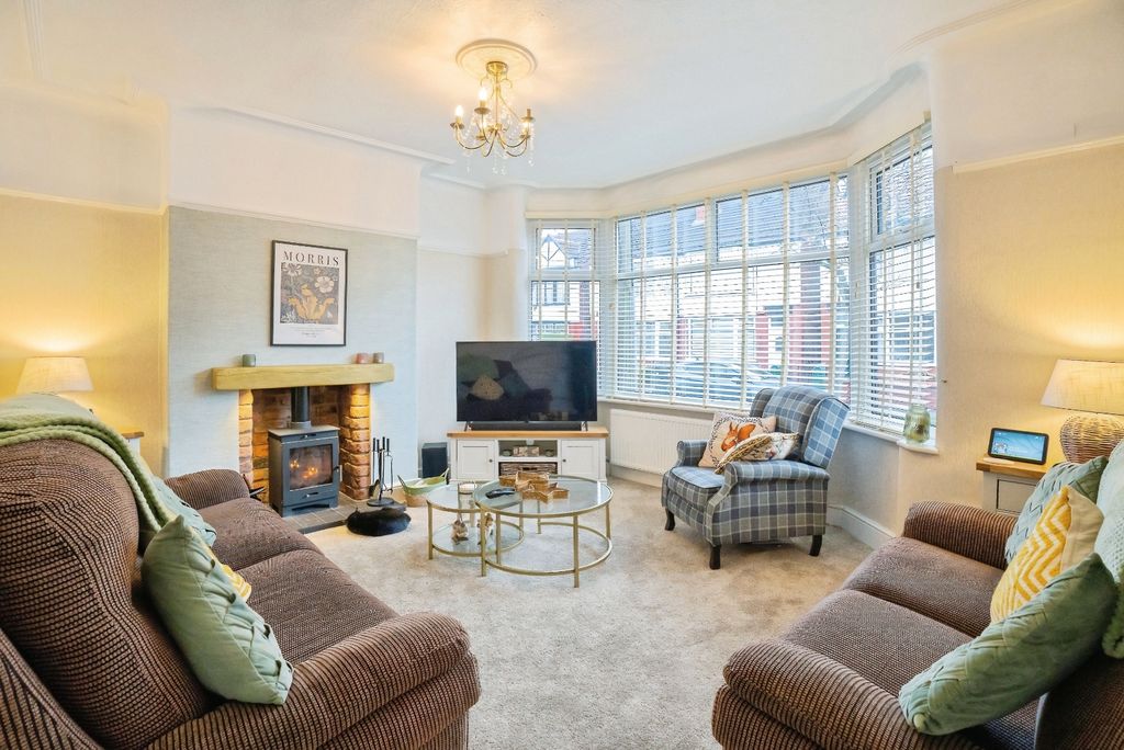 Property photo 2 of 40 Front Room