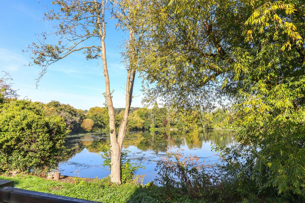 Property photo 2 of 29