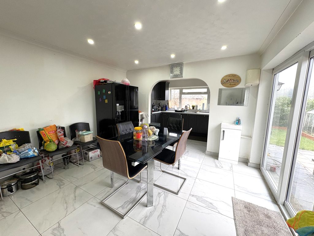 Property photo 3 of 15 Dining Room