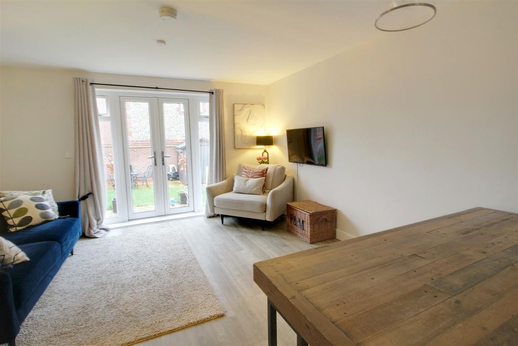 Property photo 3 of 14 Img_2747-Img_2749.Jpg