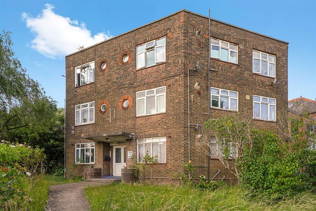 Property photo 1 of 7 132 Neasden Lane - Z23Kbjjh9Pq2Sl8Wiaok.Jpg