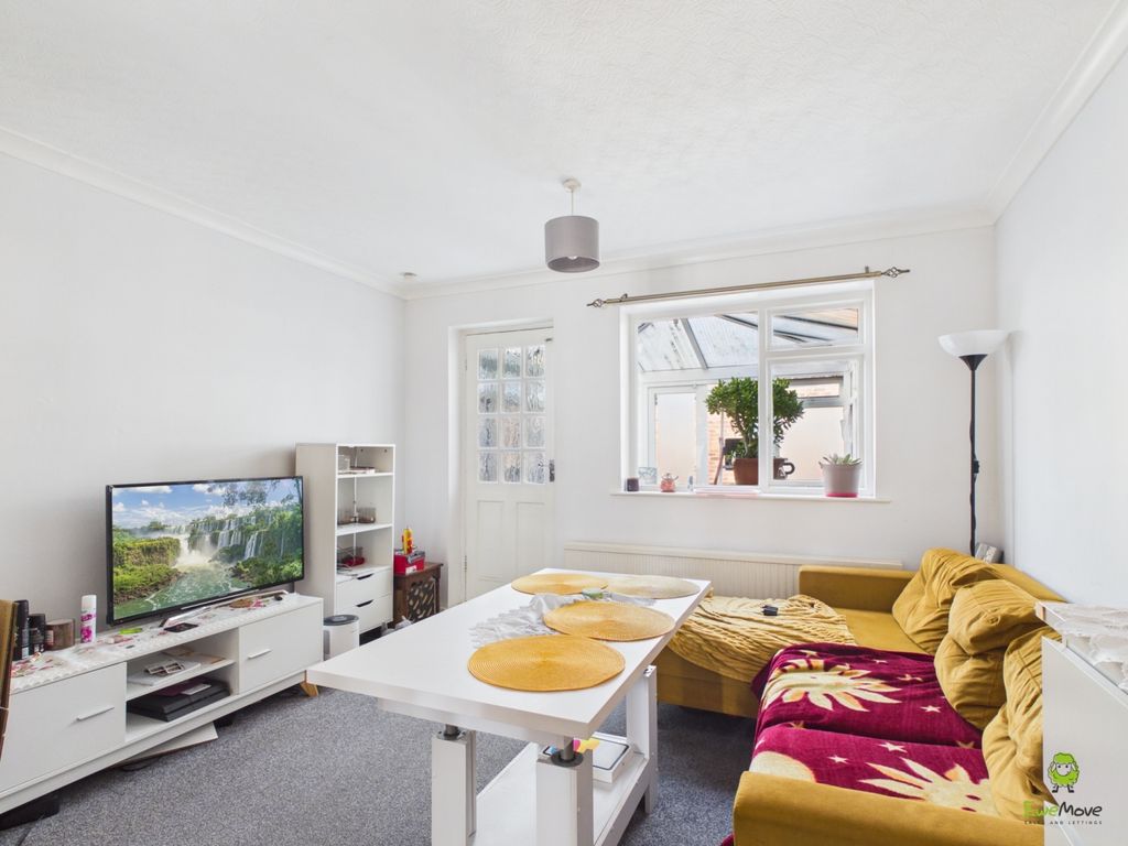 Property photo 2 of 13 Presented By Gemma At Ewemove Bexleyheath And Dart