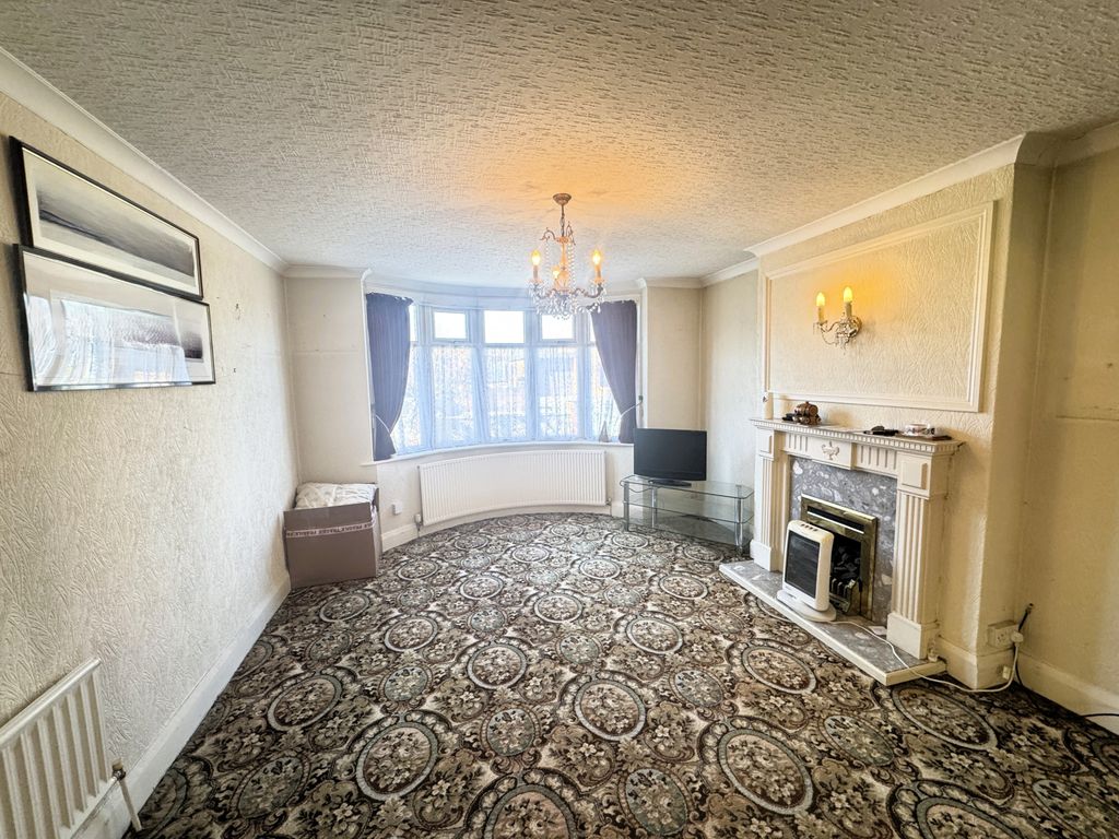 Property photo 3 of 17 Gallery