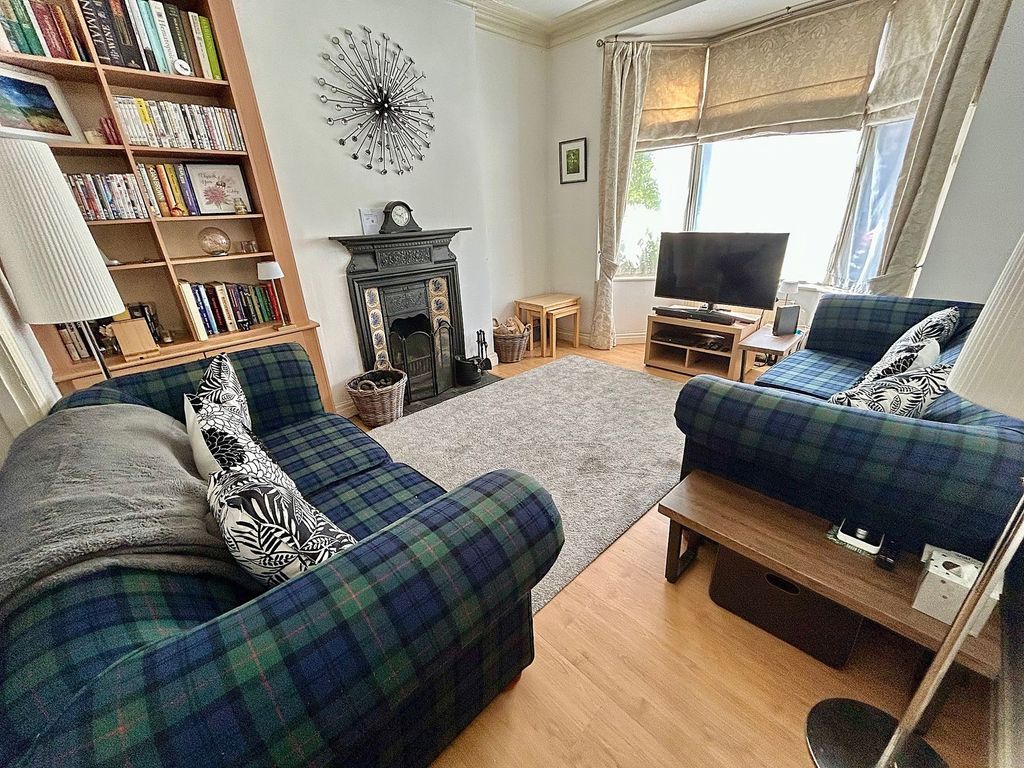 Property photo 2 of 19 Living Room