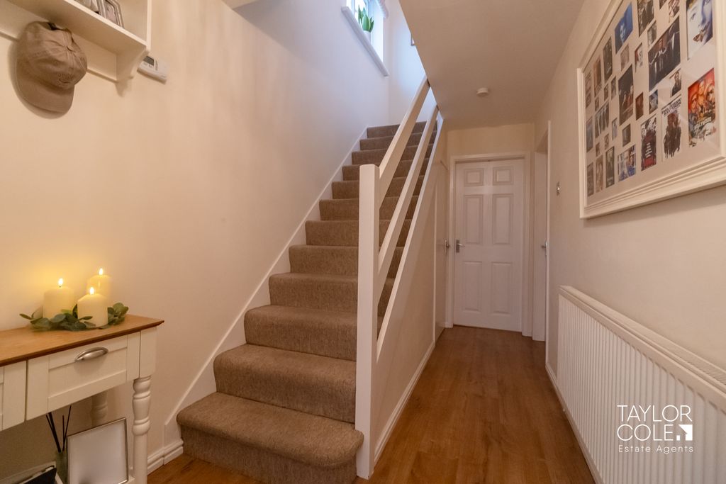 Property photo 2 of 27