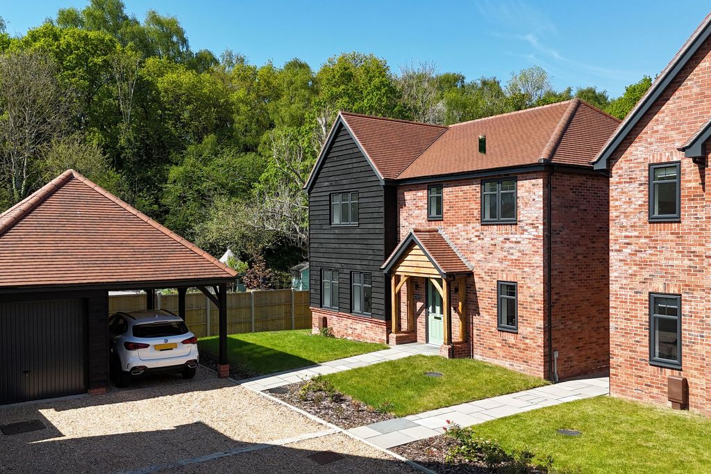 Property photo 1 of 20