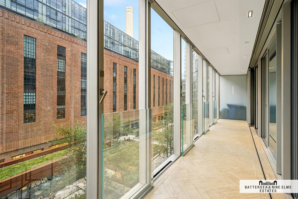 Property photo 2 of 25 301 Dawson House (16).Jpg