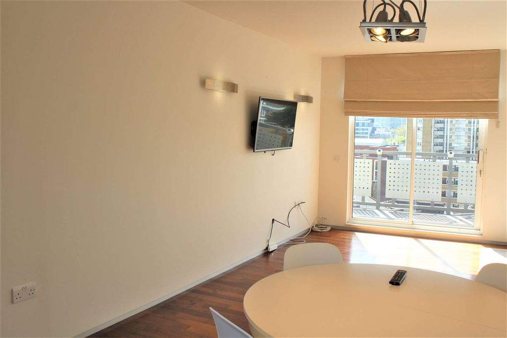 Property photo 3 of 44