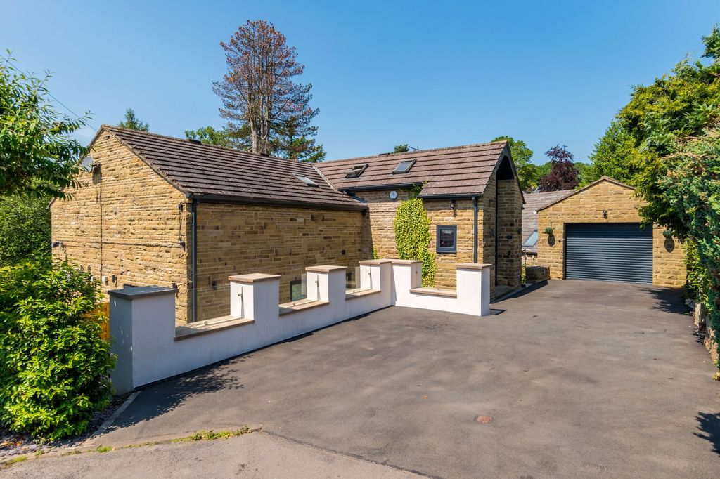 Property photo 2 of 54