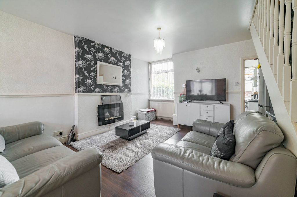 Property photo 2 of 14