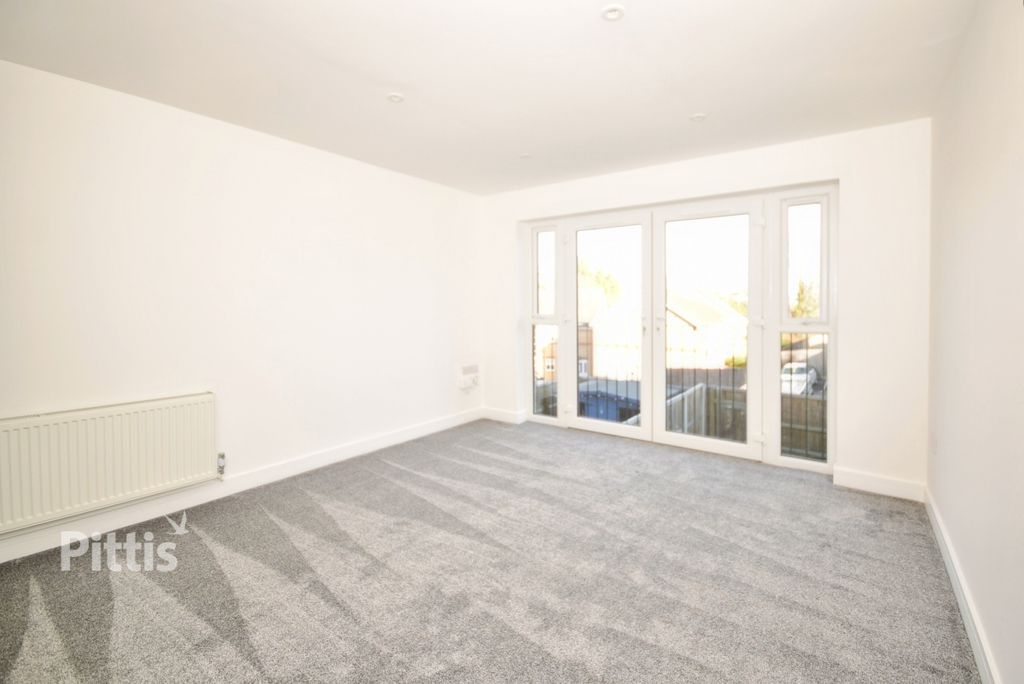 Property photo 3 of 17 Lounge 1