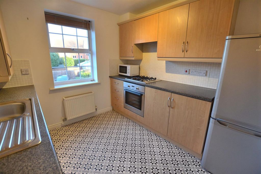 Property photo 2 of 9 Kitchen
